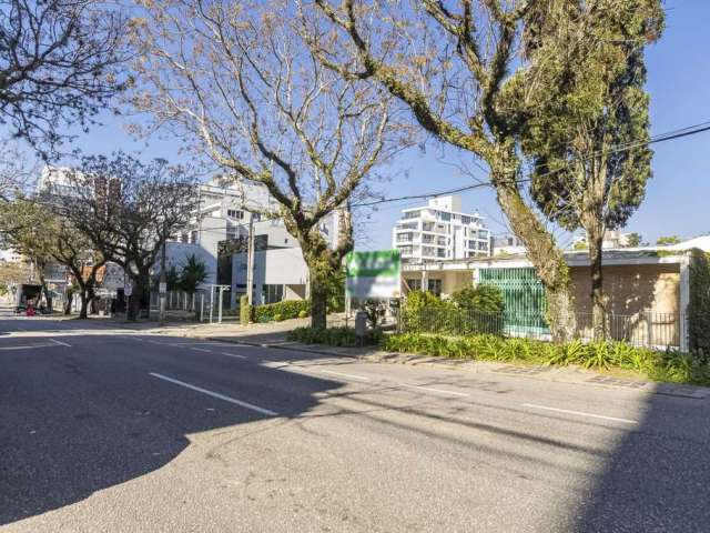 Casa Comercial no Bigorrilho, próximo ao Hospital Universitário Evangélico Mackenzie