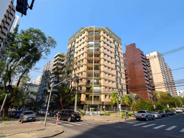 Apartamento com 3 quartos no Batel, próximo a praça do Japão.