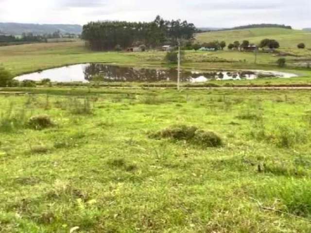 Sítio com galpão e açude em glorinha com 8,2 hectares