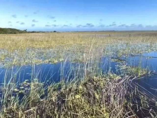 Terreno rural na beira da lagoa em osório