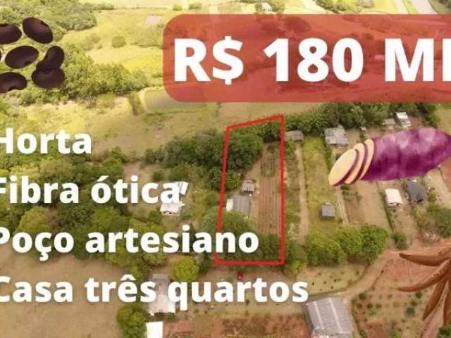 [112650]chácara em gravataí casa três quartos, fibra ótica, poço, roça e terra fértil