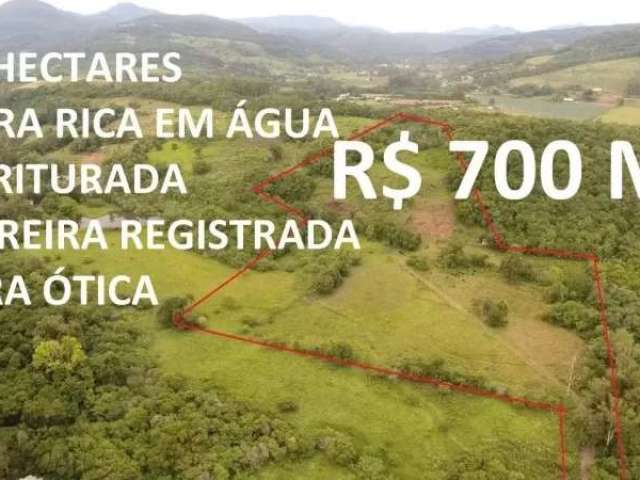 Chácara no caraá 4,5 hectares, rica em água, escriturada, possui pedreira registrada