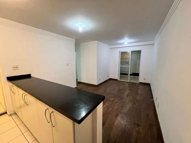 Apartamento para locação na Lapa com 70m², 3 quartos, 2 vagas.