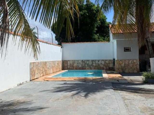 Casa com 3 quartos para alugar na TRAVESSA BENEDITO PINHEIRO RIBEIRO, Jardim Comodoro, Cuiabá por R$ 3.500