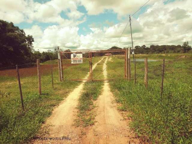 Chácara / sítio com 2 quartos à venda na Travessa Sessenta e Nove, S/N, Pedra 90, Cuiabá, 70 m2 por R$ 370.000