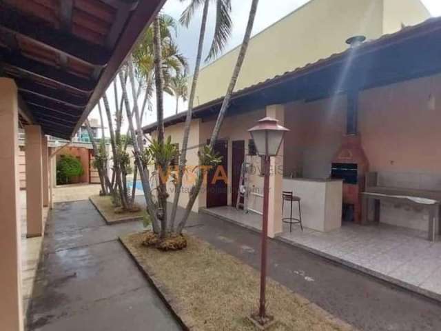 Casa com piscina na Vila Conceição - São João da Boa Vista