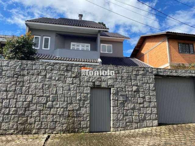 Casa com 3 quartos à venda na Rua Des. Ernani Almeida de Abreu, Afonso Pena, São José dos Pinhais, 215 m2 por R$ 1.700.000