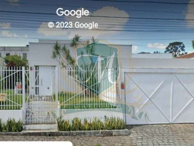 Excelente casa a venda no Ahu, com 290 m² num terreno de 522 m². Para Residencial ou Comercial. 5 Qto, 2 suite, gar 8 carros, 5 bh. Proximo a OAB.