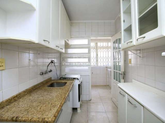 Apartamento 3 dormitórios exclusividade no bairro Petrópolis. Apenas 450mil com box coberto!&lt;BR&gt;Em rua tranquila, amplo apartamento de frente,  com 93m2 privativos. Não tem elevador mas é &lt;BR