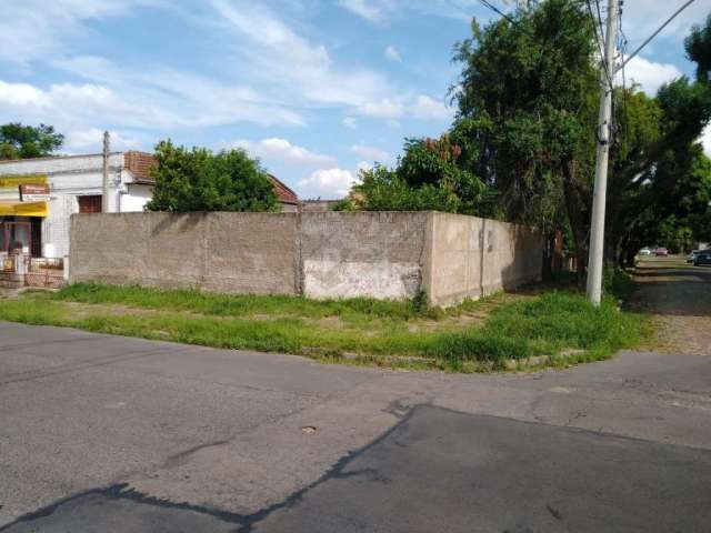 Terreno de 300m² (12x25) no bairro Sarandi. Na Martins Bastos, ótima localização, próximo aos principais comécios da região.. Agende visitas! &lt;BR&gt;&lt;BR&gt;*Informações, dados e valores sujeitos