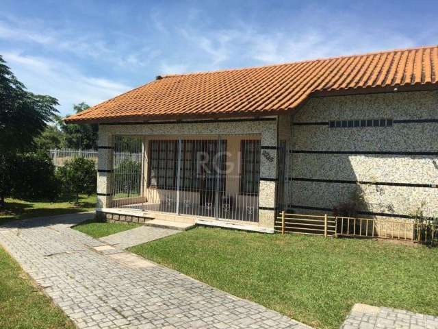 Casa térrea com 2 dormitórios, banheiro, sala, cozinha. segunda casa dos fundos com  2 dormitórios, sala, cozinha, 2 banheiros, 2 garagem e mais uma peça. toda  gradeada .  Obs: inventario esta em and