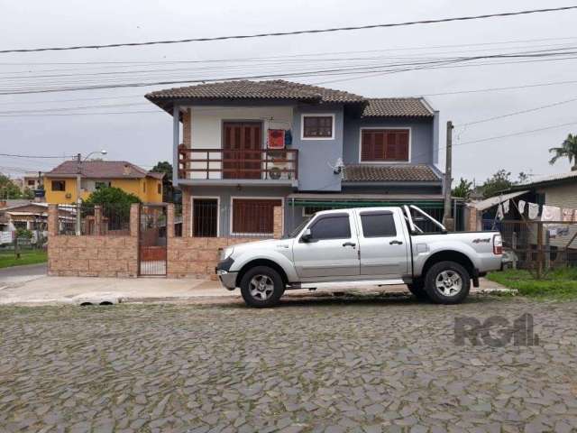 Casa sobrado 2 dormitórios, sacada,  sala, banheiro, cozinha, lavanderia, lavabo, pátio, 2 vagas de garagem, pintura nova. Agende uma visita com um dos nossos corretores especialistas.