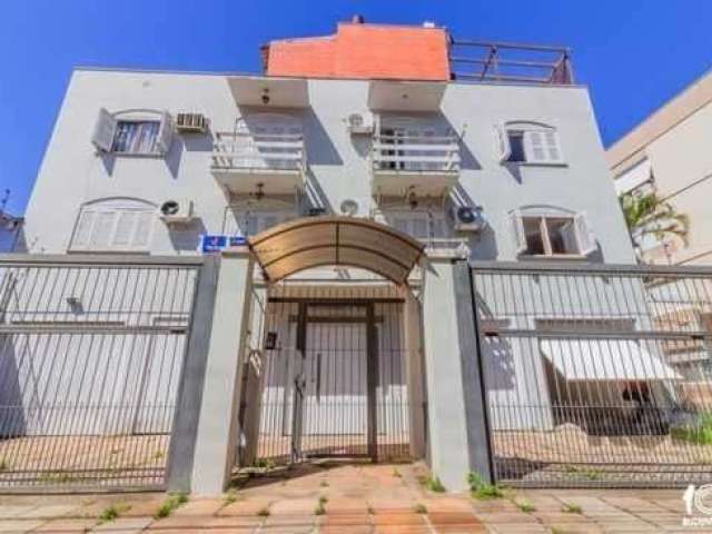 Apartamento de 68,12m2 de área privativa, com 2 quartos bem ensolarados, banheiro, sala, cozinha, área de serviço e dependência de empregada (escritório). Os quartos possuem ar-condicionado e ventilad