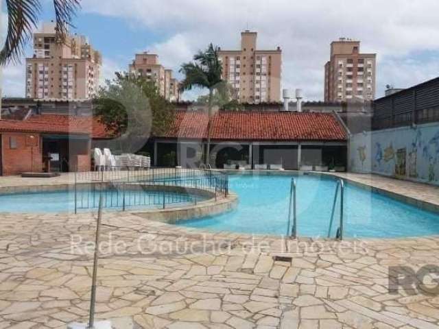 Apartamento de 1 dormitório, sala, cozinha e área de serviço com tamanho bom, bem iluminado, reformado, na rua do Carrefour em frente a Carris entre a Avenida Bento Gonçalves e a Ipiranga.  Condomínio