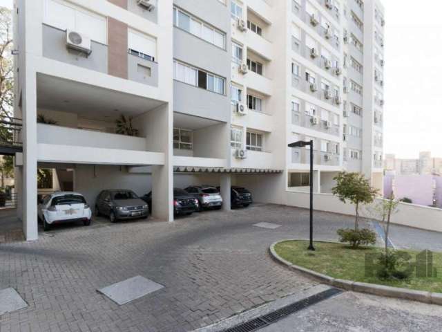 EXCLUSIVO PARA INVESTIDORES - IMÓVEL LOCADO POR R$ 2.500,00 + TAXAS&lt;BR&gt;&lt;BR&gt;Apartamento de dois dormitórios, com suíte, living estendido, churrasqueira, cozinha planejada e equipada, aparel