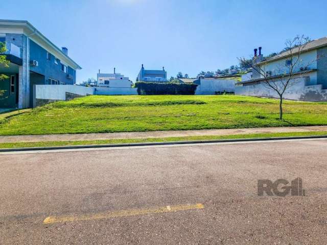 Lote com projeto aprovado tanto na prefeitura quanto no Alphaville - Pequeno aclive, em frente ao lago do clube, vista permanente&lt;BR&gt;Projeto Aprovado no Alphaville&lt;BR&gt; &lt;BR&gt;Se você es