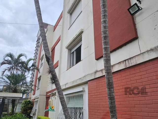 Apto 01 dormitorio térreo, totalmente reformado hidráulica e elétrica. Condomínio com salão de festas, possibilidade de vaga condominial e baixo custo aproximadamente 250,00. Imovel desocupado e fácil