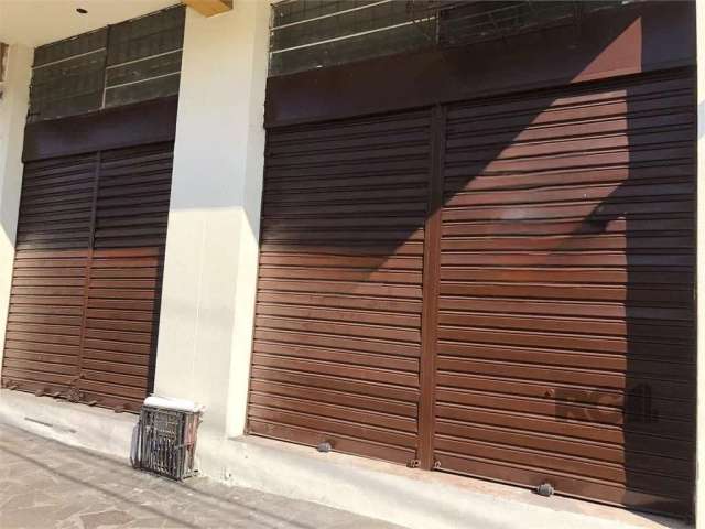 Localizada na movimentada Avenida Bento Gonçalves, esta encantadora loja comercial oferece uma oportunidade excepcional para empreendedores que buscam estabelecer-se em um local estratégico. Com seus 