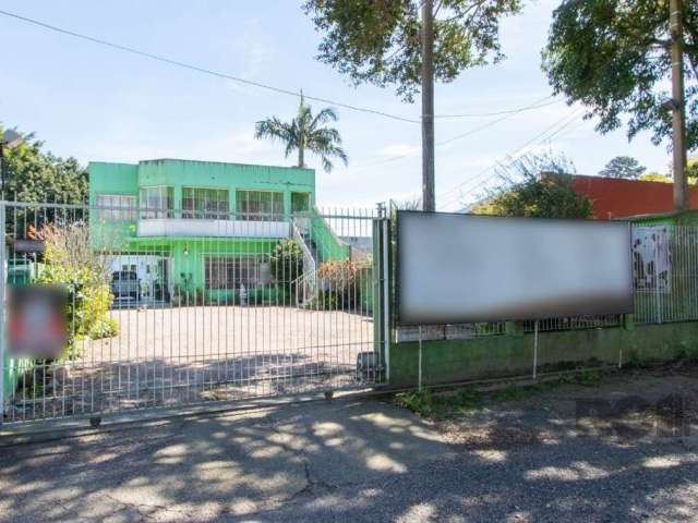 Excelente oportunidade de casa à venda na Avenida da Serraria!&lt;BR&gt;Localizada em uma região com boa infraestrutura e frente a fundos.&lt;BR&gt; Próxima a comércios, escolas e fácil acesso a trans