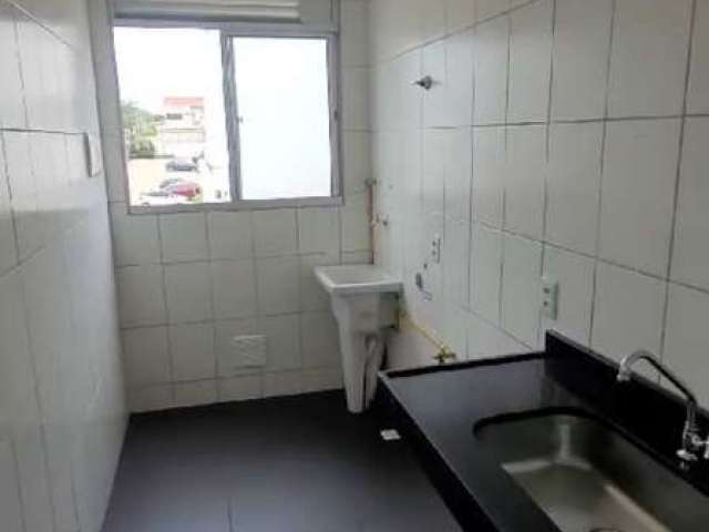 Apartamento 2 dormitórios, com box banheiro, piso cerâmico, vaga do proprietário, portaria 24 horas, salão de festas, piscina ,quiosque, espaço playgroud, ótima localização.&lt;BR&gt;3º andar, com box