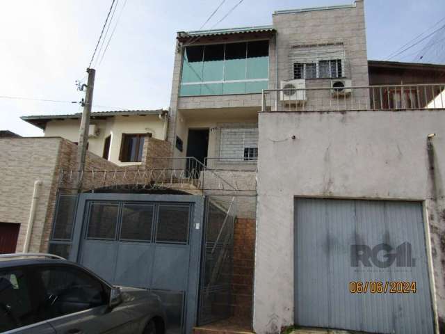 Apartamento de 2 dormitórios, com living em 2 ambientes com piso frio, banheiro social, e lavanderia, copa-cozinha ampla, com área de serviço, e um terraço Privativo nos fundos, um lance de escadas e 