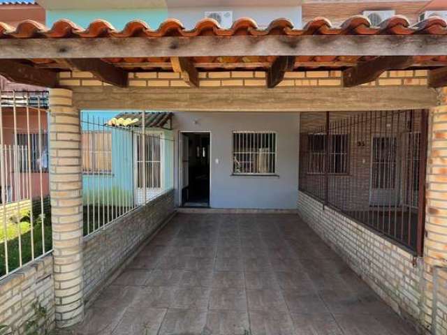 Casa sobrado com 2 dormitorios, sala cozinha, banheiro. Aceita financiamento