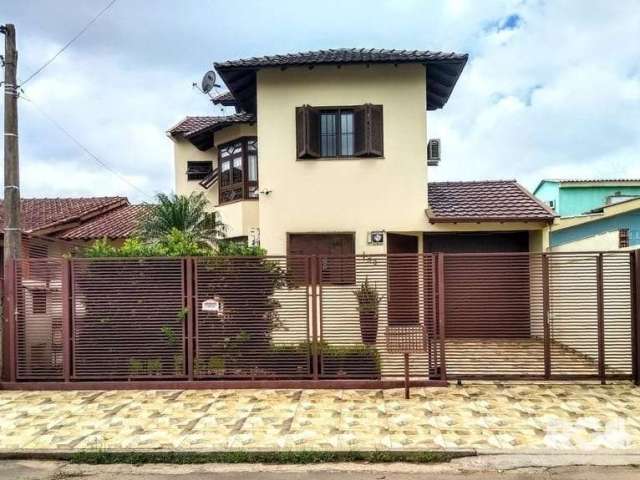 Casa com excelente localização, proxima do novo centro da cidade, com todas as comodidades do bairro.&lt;BR&gt;- Amplas salas de estar e jantar;&lt;BR&gt;- Cozinha;&lt;BR&gt;- Água quente&lt;BR&gt;- L