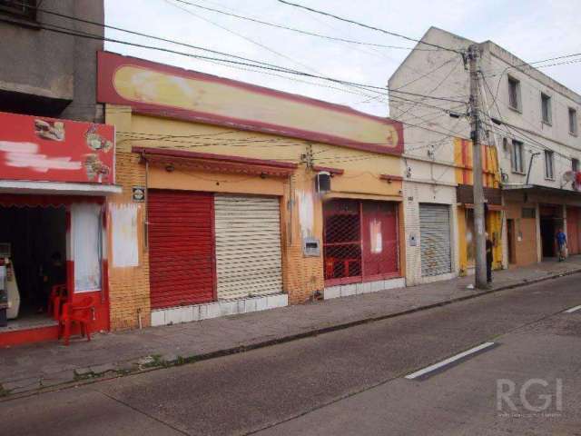 Terreno nas imediações da Farrapos,  Bairro São Geraldo, Porto Alegre, medindo 11mx33m mais prédio na Av. Farrapos com 4 lojas num terreno de 11,60mx17m. Venda somente juntos.