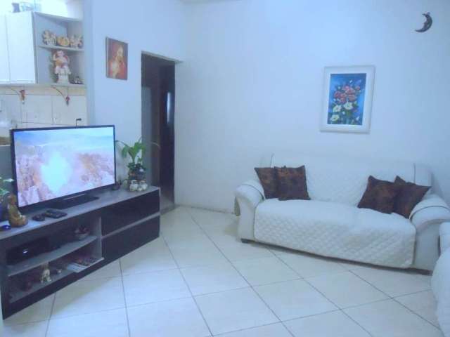 Apartamento no Cristo Redentor, em Porto Alegre, com 02 dormitórios, living 3 ambientes, cozinha americana, lavabo, área de serviço, banheiro social. Churrasqueira no apartamento.&lt;BR&gt;Peças ampla