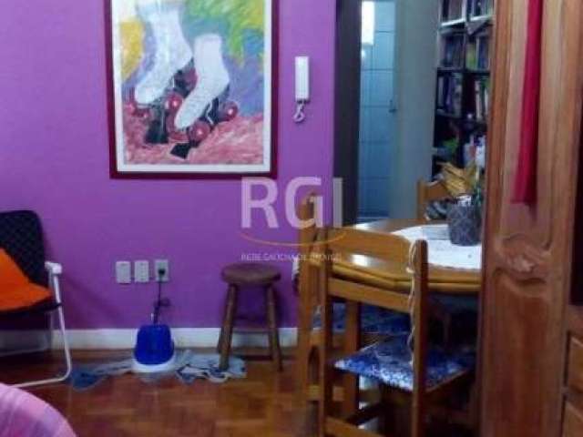 Apartamento 01 dormitório, no Partenon, em Porto Alegre.&lt;BR&gt;Apartamento com ventilação cruzada, 01 lance de escada, boa luminosidade e bem silencioso.&lt;BR&gt;Imóvel foi reformado, está com coz