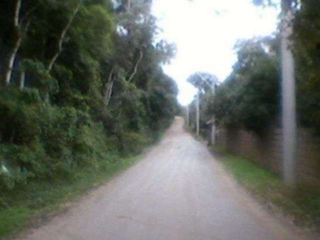 Excelente terreno no final da estrada retiro da ponta grossa, alto, com vista para o rio. Ideal pra casa de campo ou sítio.