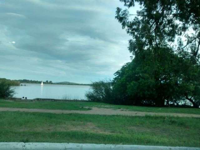 Ótimo terreno, de esquina, medindo 12,00 m de frente, por 26,00 m,, 1 quadra da orla, com vista para a orla, imediações da av. Beira rio, ideal para construção de sobrados. Possui o terreno lindeiro t