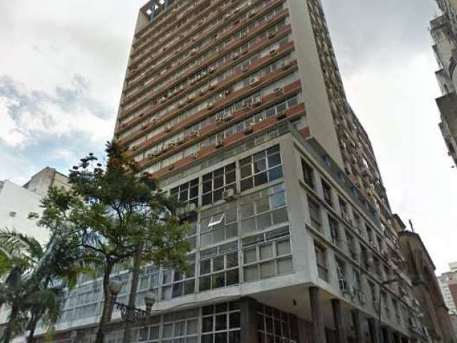 ESTOU A VENDA!&lt;BR&gt;Eu sou uma sala comercial situada no coração pulsante do Centro Histórico de Porto Alegre. Com meus 48,80 m² de área privativa, sou o espaço ideal para quem busca um ambiente q