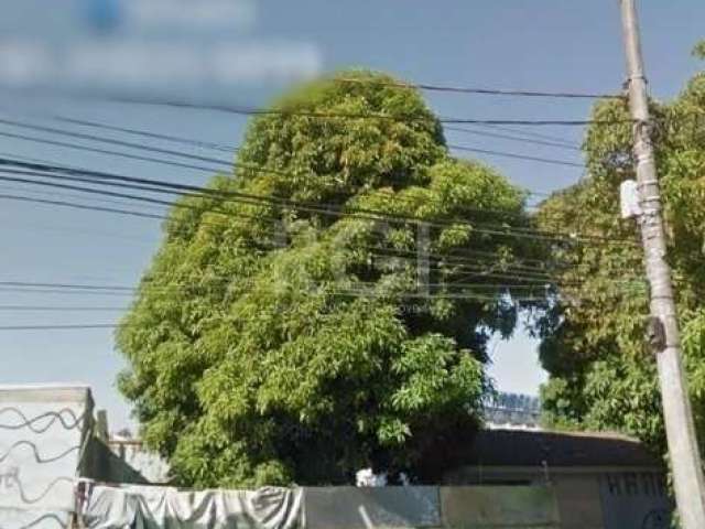 TERRENO COM 350M² NO BAIRRO SARANDI, Com ESCRITURA E DOCUMENTAÇÃO EM DIA! Localizado em frente ao Shopping Center Lar Assis Brasil (CASSOL), esquina com a Avenida Sertório. Local perfeito para comérci