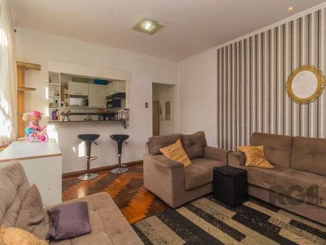 Apartamento no bairro Rio Branco em localização privilegiada, próximo a supermercados, praça da Encol e demais comodidades. Com 72m², possui 3 dormitórios, sendo um com sacada e um suite, 2 banheiros,