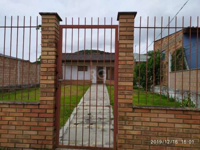 Casa com dois dormitórios, sala ,cozinha, área de serviço e banheiro. Toda com piso e revestimentos em mármore. Dimensão do terreno 11x30 m²&lt;BR&gt;NÃO ACEITA FINANCIAMENTO