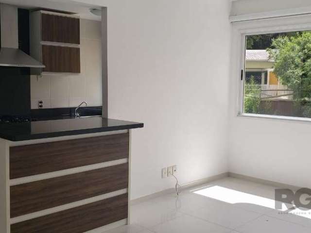 Excelente apartamento de 03 dormitórios sendo 1 suíte, no condomínio Terranova Nature. Apartamento em ótimo estado, com cozinha montada, cooktop e forno, living para 02 ambientes, dormitório suíte com