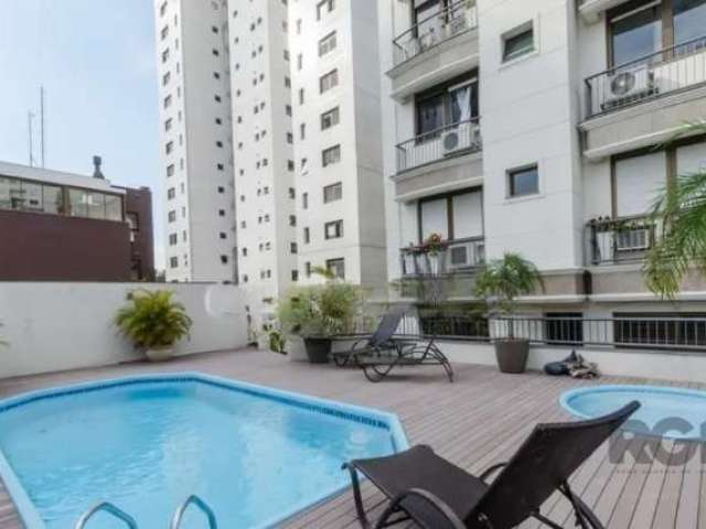 Semi mobiliado. Lindo apartamento, andar alto, com muita luminosidade no coração do Rio Branco. Vista linda para o verde . 3 dormitórios ( 1 suite  c hidro) living  3 ambientes em piso porcelanato com