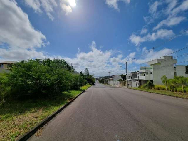 Terreno na parte alto do Portal do Guarujá, com vista para o Guaíba. Medindo 10 de frente por 25 de fundos.Terreno com linda vista para o Guaíba, próximo do Zaffari da Juca Batista.