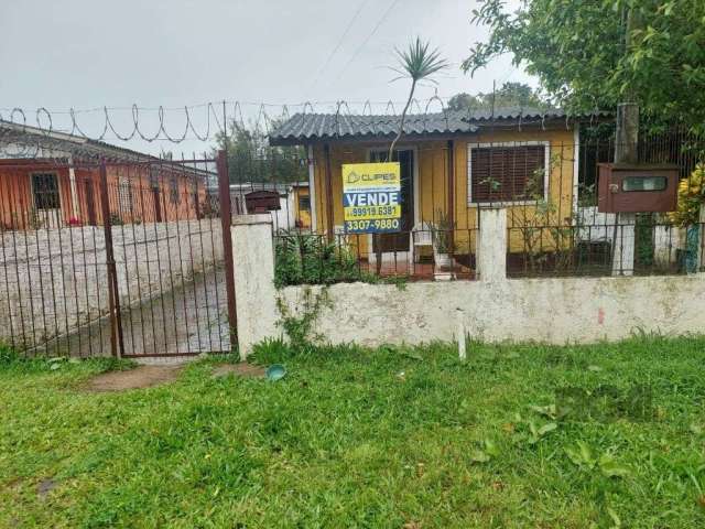 Casa :  Excelente terreno na Avenida Juca Batista, comercial ou residencial  .&lt;BR&gt; terreno com duas construções  sendo casa de frente composta de 2 dormitórios, sala de estar, copa cozinha ampla