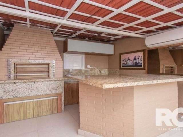 Apartamento a venda no bairro Floresta/São João 2 quartos em excelente estado de conservação, modernamente reformado, último andar com privacidade e vista definida. Amplo terraço bem ensolarado, churr