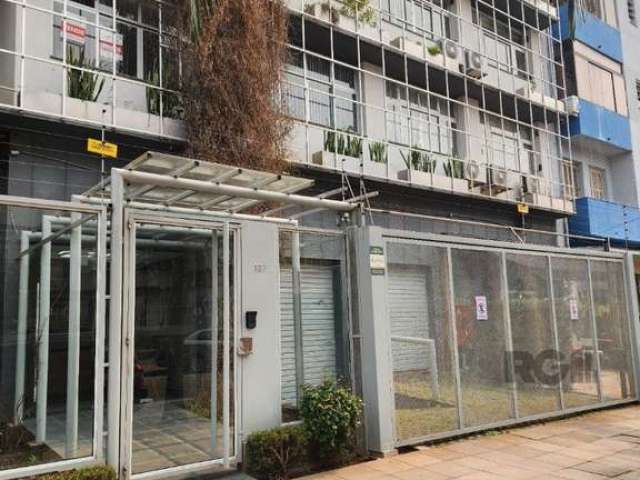 SALA  à venda com box de estacionamento na Cidade Baixa,  Porto Alegre.&lt;BR&gt;&lt;BR&gt;Ótima oportunidade de investimento! Sala à venda no Edifício Darcy Azambuja, localizada na Rua Baronesa do Gr