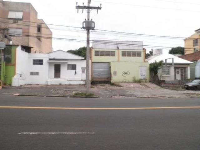 Terreno no bairro Vila Ipiranga em Porto Alegre: Medindo 10,00 x 35,00 -  na Avenida do Forte, vende com terreno ao lado de 10x33 (2.500.000,00) ao total 2 terrenos em plena avenida de alto movimento 