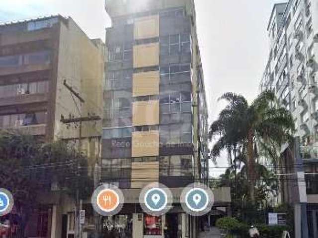 Sala comercial no Bairro Floresta, com recepção e banheiro, de frente, sol norte. Prédio com elevador e portaria 12 horas,  próximo a tudo que você precisa. Estuda propostas! Agende uma visita com um 