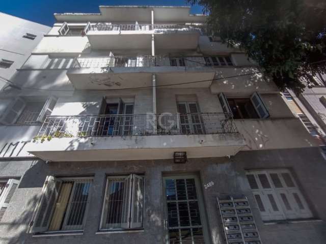 Apartamento de 2 dormitórios com pátio no bairro Farroupilha.&lt;BR&gt;Apartamento de frente, térreo, piso em parquet, 2 dormitórios, banheiro social, living 2 ambientes, cozinha, área de serviço e pá