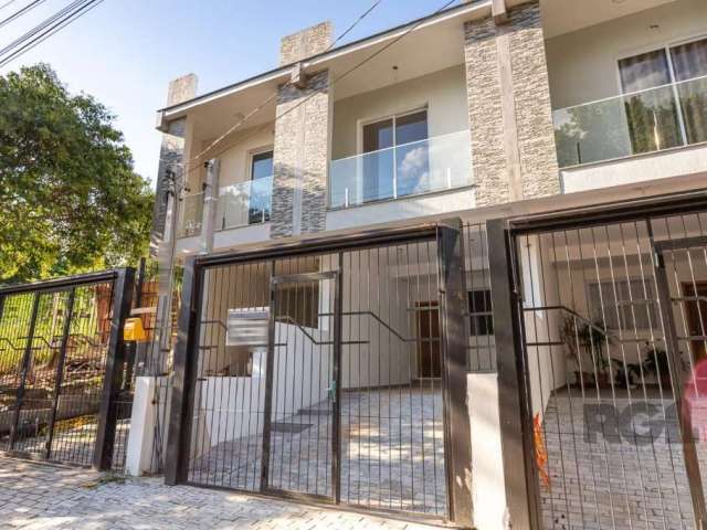 LINDO SOBRADO NOVO 3 DORMITÓRIOS COM SACADA E  SUITE,  NO BAIRRO PARQUE SANTA FÉ.&lt;BR&gt;   Casa nunca habitada, fino acabamento, piso em porcelanato e teto com gesso rebaixado. Cozinha ampla e inte