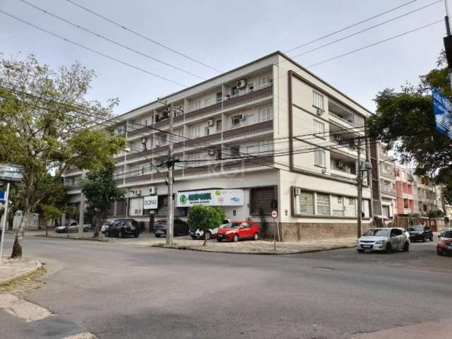 APARTAMENTO 3 DORMITÓRIOS SÃO GERALDO&lt;BR&gt;Excelente apartamento amplo com 102m², 3 dorm, 2 banheiros, peças amplas, pé direito alto, sala 2 ambientes, com sacada, muito arejado, com ventilação em