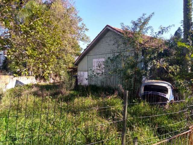 Vende terreno de esquina medindo 29,00 m de frente pela rua Oniva de Moura Brizola,  por 30,00m de extensão de frente ao fundo por um lado e 35,00 m  pelo outro lado onde faz esquina com a rua Dante P