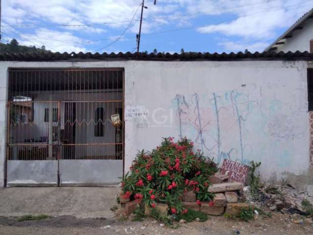 Casa de Esquina, com 4 Dormitórios sendo 1 Suíte, 3 Salas, 2 Banheiros. Posse há 37 anos, sem escritura, não financia.