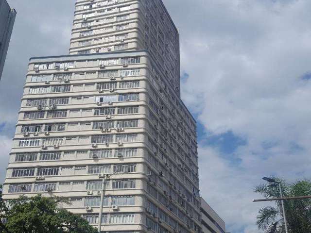 Vende sala de 64,84 m² na região central de Porto Alegre, em andar alto, arejada, iluminada. &lt;BR&gt;&lt;BR&gt;Condomínio oferece: Portaria 24 horas, elevadores modernos, catracas de identificação, 